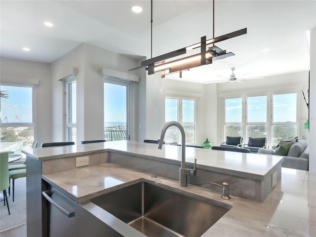288 BEACH DRIVE NE 6A, St Petersburg, FL 33701