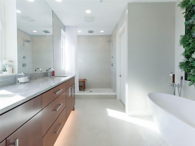 288 BEACH DRIVE NE 6A, St Petersburg, FL 33701