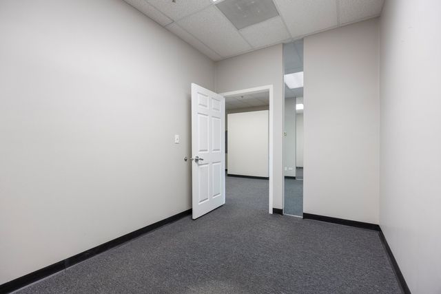 1111 Burlington Avenue 105, Lisle, IL 60532