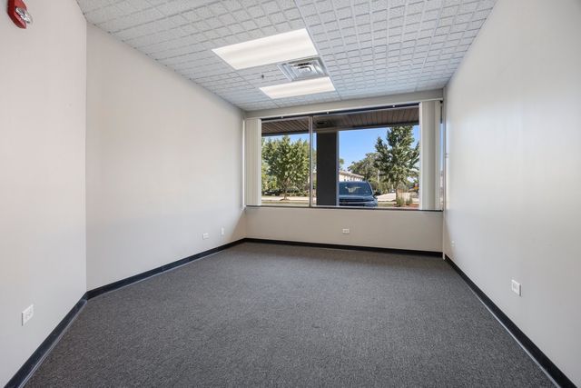 1111 Burlington Avenue 105, Lisle, IL 60532