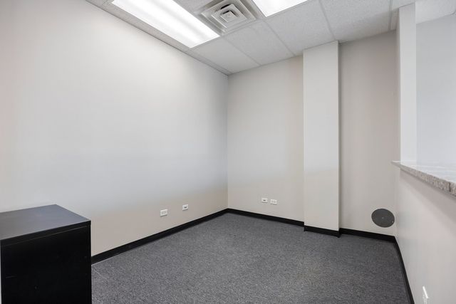 1111 Burlington Avenue 105, Lisle, IL 60532