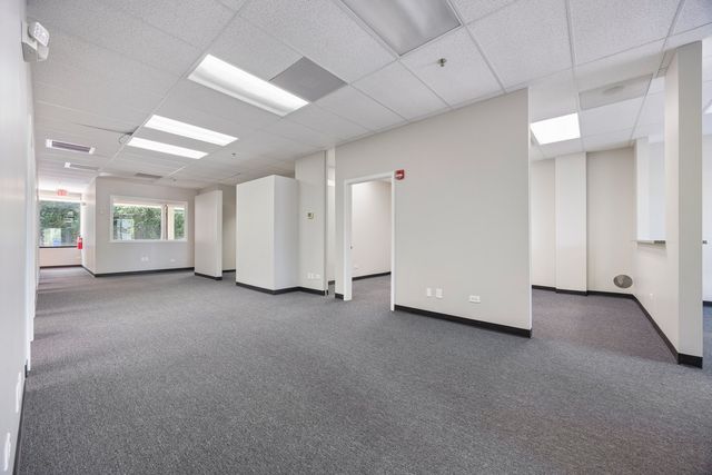 1111 Burlington Avenue 105, Lisle, IL 60532