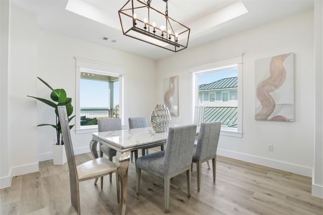 18 Blue Heron Circle, Jamaica Beach, TX 77554