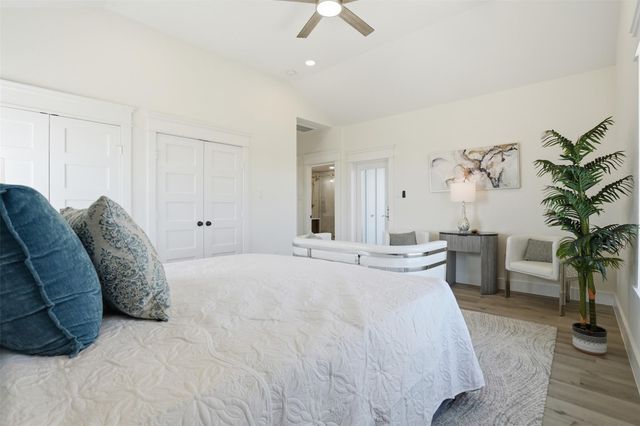 18 Blue Heron Circle, Jamaica Beach, TX 77554