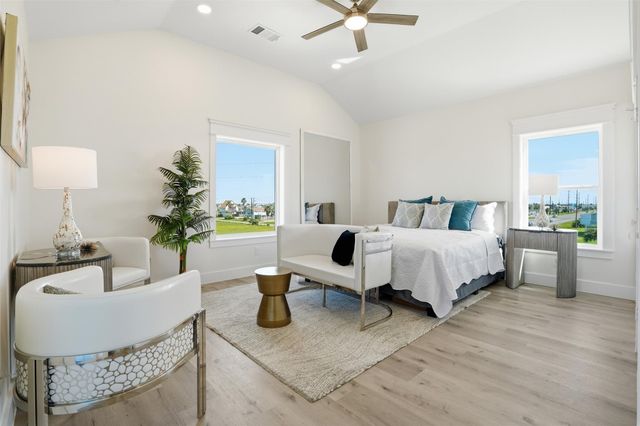 18 Blue Heron Circle, Jamaica Beach, TX 77554