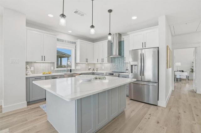 18 Blue Heron Circle, Jamaica Beach, TX 77554