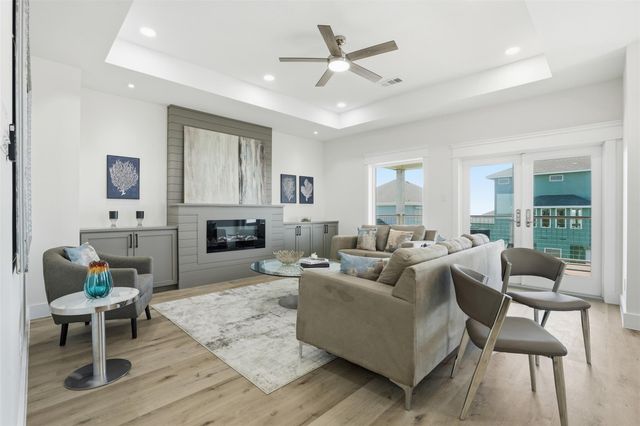 18 Blue Heron Circle, Jamaica Beach, TX 77554
