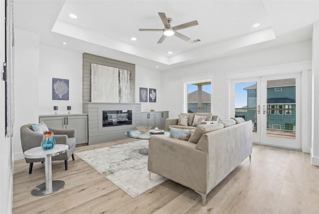 18 Blue Heron Circle, Jamaica Beach, TX 77554