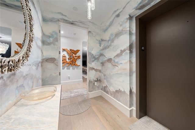 3581 E Glencoe St 403, Miami, FL 33133