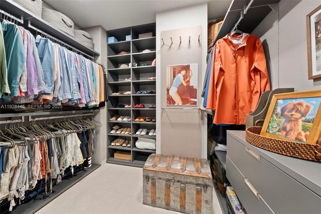 3581 E Glencoe St 403, Miami, FL 33133