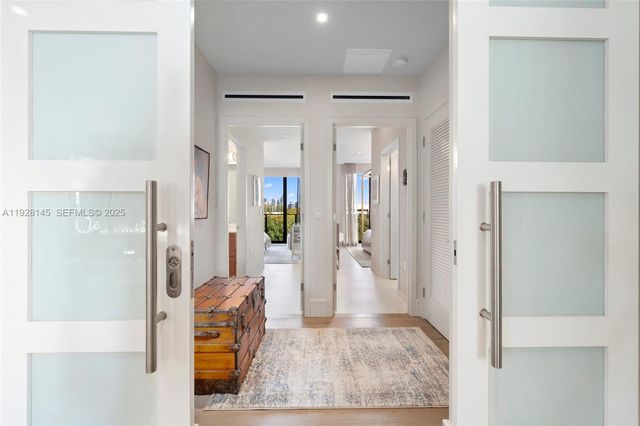 3581 E Glencoe St 403, Miami, FL 33133