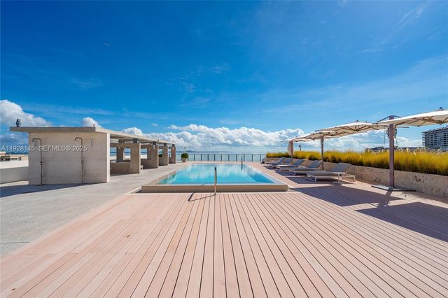 3581 E Glencoe St 403, Miami, FL 33133