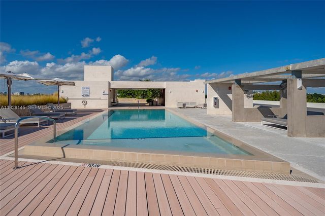 3581 E Glencoe St 403, Miami, FL 33133