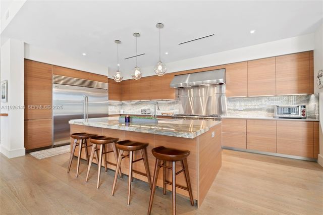 3581 E Glencoe St 403, Miami, FL 33133