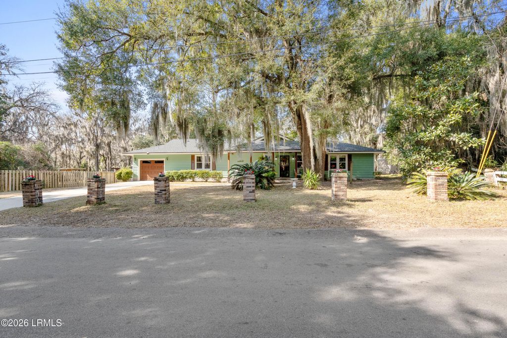 1110 Hookstra Lane, Beaufort, SC 29902