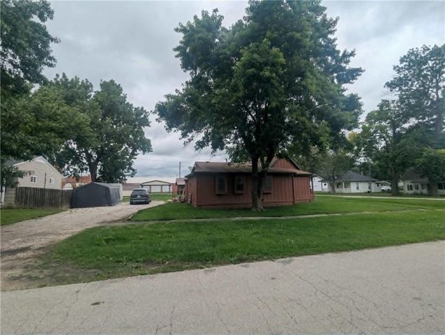 104 S 4th Street, Garden City, MO 64747