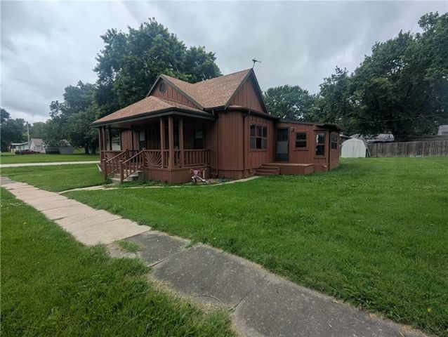 104 S 4th Street, Garden City, MO 64747