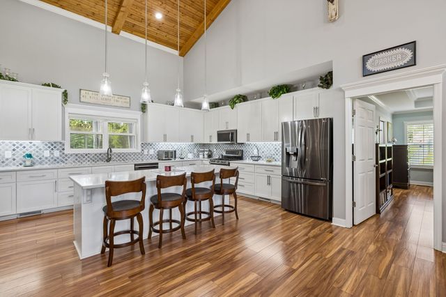 6322 Jim Cummings Hwy, Bradyville, TN 37026