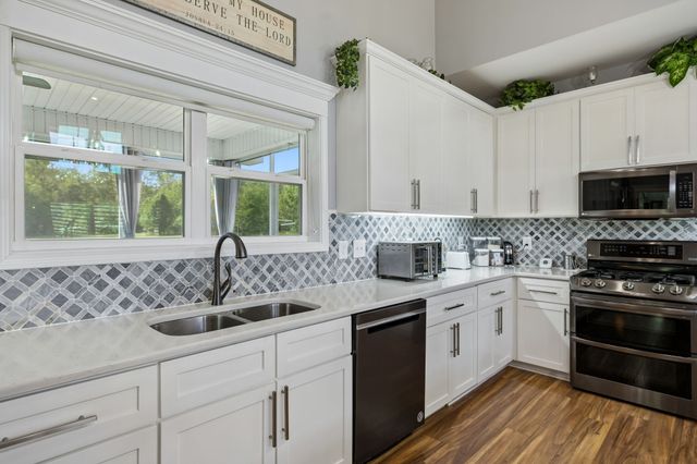 6322 Jim Cummings Hwy, Bradyville, TN 37026