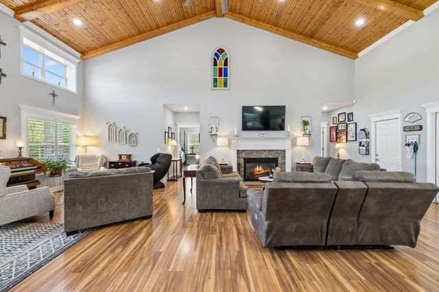 6322 Jim Cummings Hwy, Bradyville, TN 37026