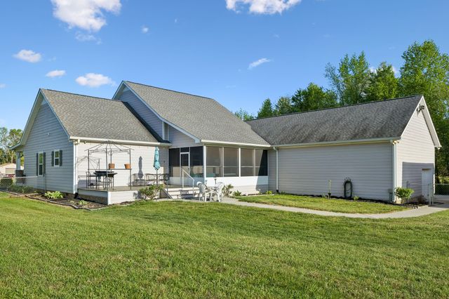 6322 Jim Cummings Hwy, Bradyville, TN 37026