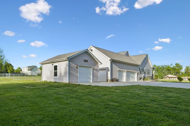 6322 Jim Cummings Hwy, Bradyville, TN 37026