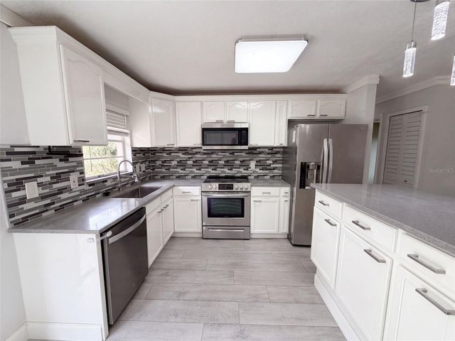 976 LISKEARD AVENUE, Orange City, FL 32763