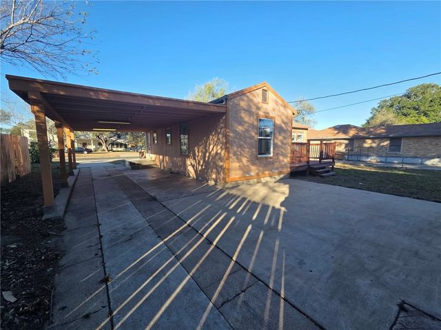 709 E Caesar Ave, Kingsville, TX 78363