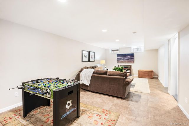 180 S Fairview Avenue, Montauk, NY 11954