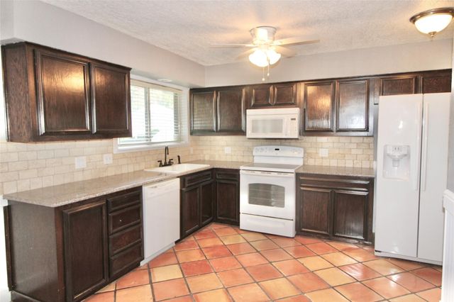 16710 Cobble Ridge Drive, Sugar Land, TX 77498