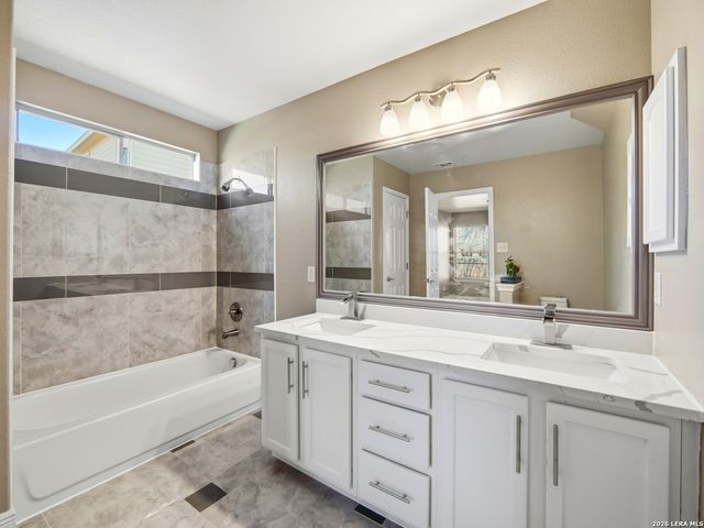 8903 Scarlet Crk, Universal City, TX 78148