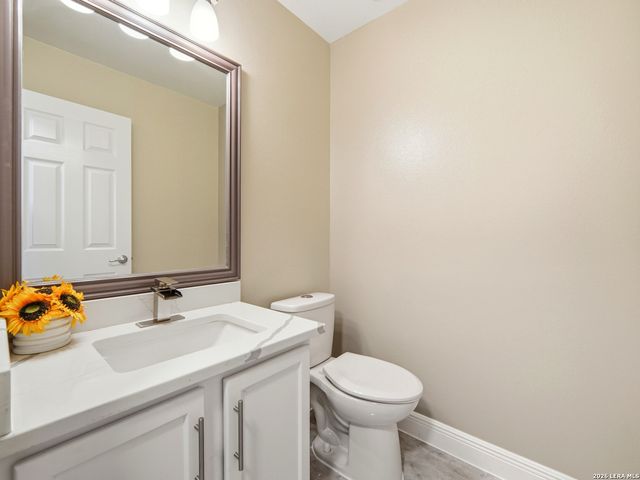 8903 Scarlet Crk, Universal City, TX 78148