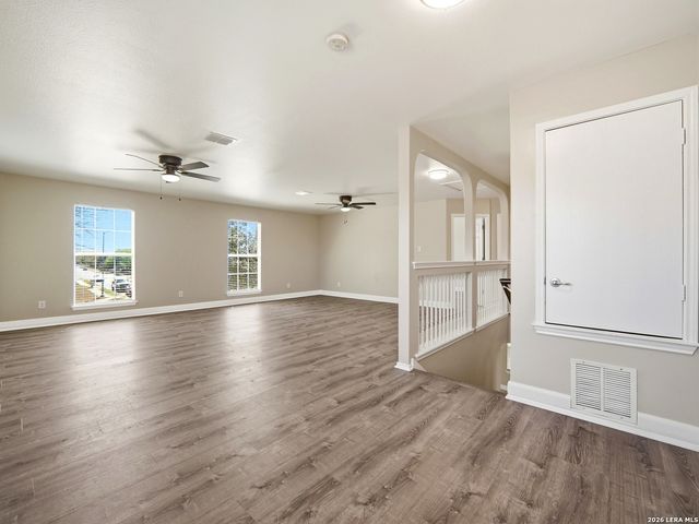 8903 Scarlet Crk, Universal City, TX 78148