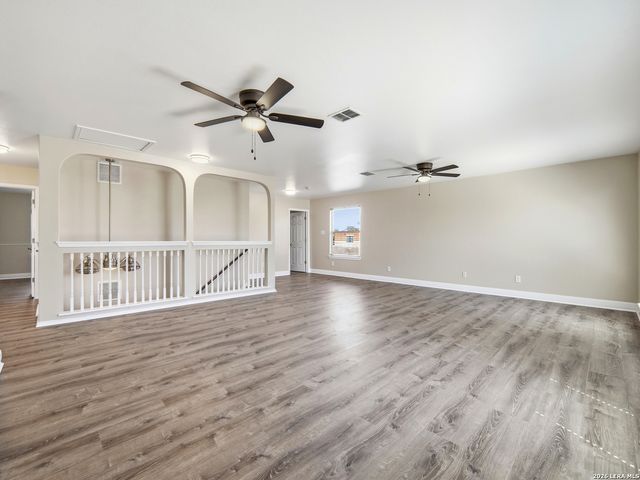 8903 Scarlet Crk, Universal City, TX 78148