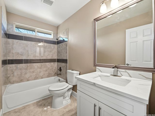 8903 Scarlet Crk, Universal City, TX 78148