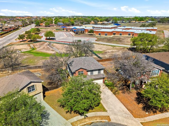 8903 Scarlet Crk, Universal City, TX 78148