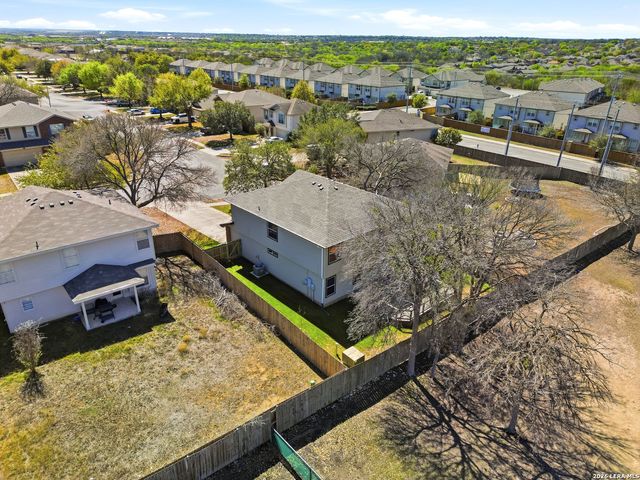 8903 Scarlet Crk, Universal City, TX 78148