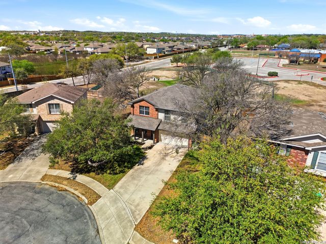 8903 Scarlet Crk, Universal City, TX 78148