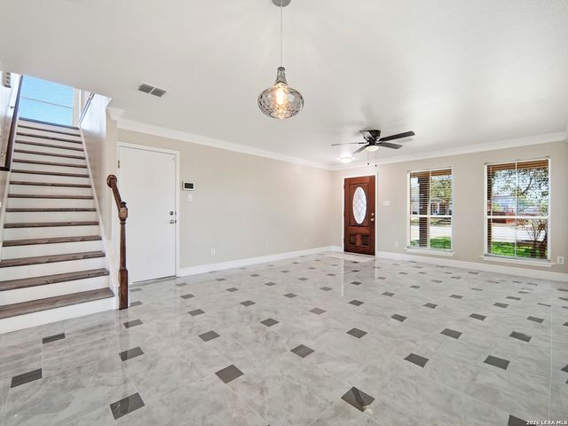 8903 Scarlet Crk, Universal City, TX 78148