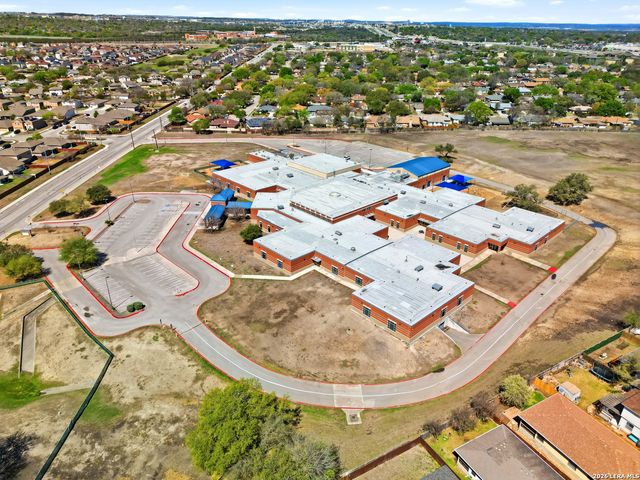 8903 Scarlet Crk, Universal City, TX 78148