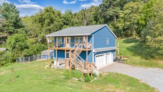 E 908 Dolly Ann DR, Covington, VA 24426