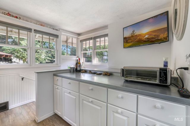 916 Hankins Rd N, Twin Falls, ID 83301