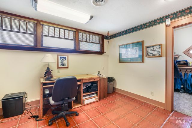 916 Hankins Rd N, Twin Falls, ID 83301