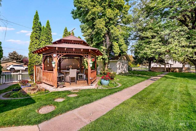 916 Hankins Rd N, Twin Falls, ID 83301