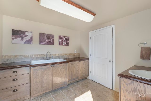 916 Hankins Rd N, Twin Falls, ID 83301