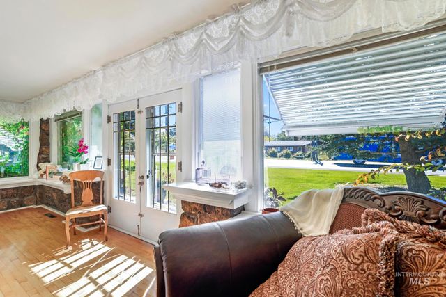 916 Hankins Rd N, Twin Falls, ID 83301