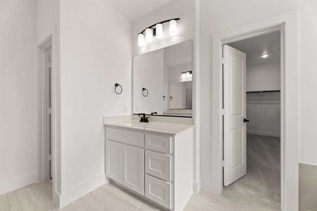 411 Hidden Lakes Drive, Desoto, TX 75115
