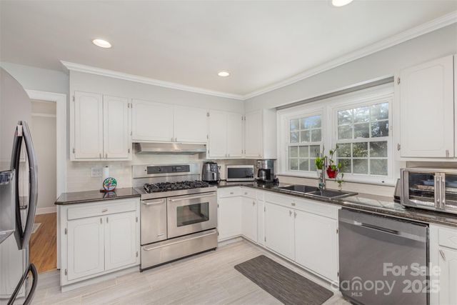 1201 Edgefield Avenue, Gastonia, NC 28052