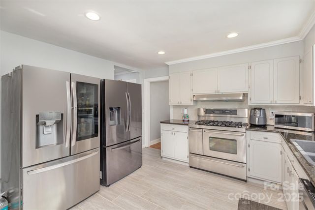 1201 Edgefield Avenue, Gastonia, NC 28052