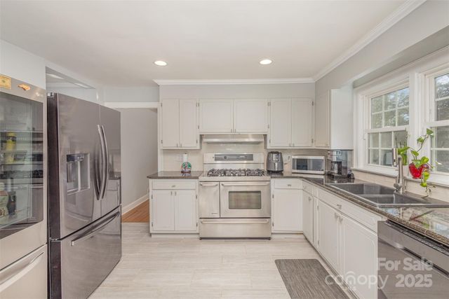1201 Edgefield Avenue, Gastonia, NC 28052